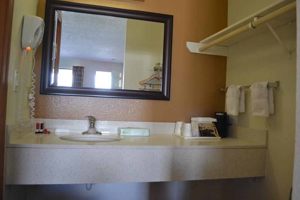 توكويلا Travelodge By Wyndham Sea-Tac Airport North المظهر الخارجي الصورة